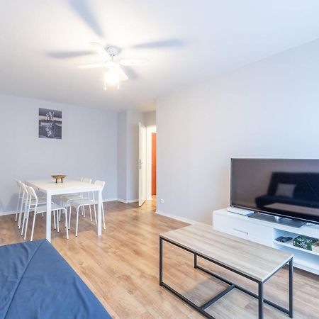 Mindset For 7 - Fairytale Factory Apartment บุสซี-แซ็ง-ฌอร์ฌ ภายนอก รูปภาพ