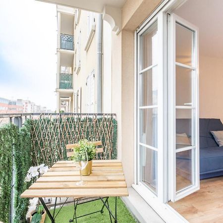 Mindset For 7 - Fairytale Factory Apartment บุสซี-แซ็ง-ฌอร์ฌ ภายนอก รูปภาพ
